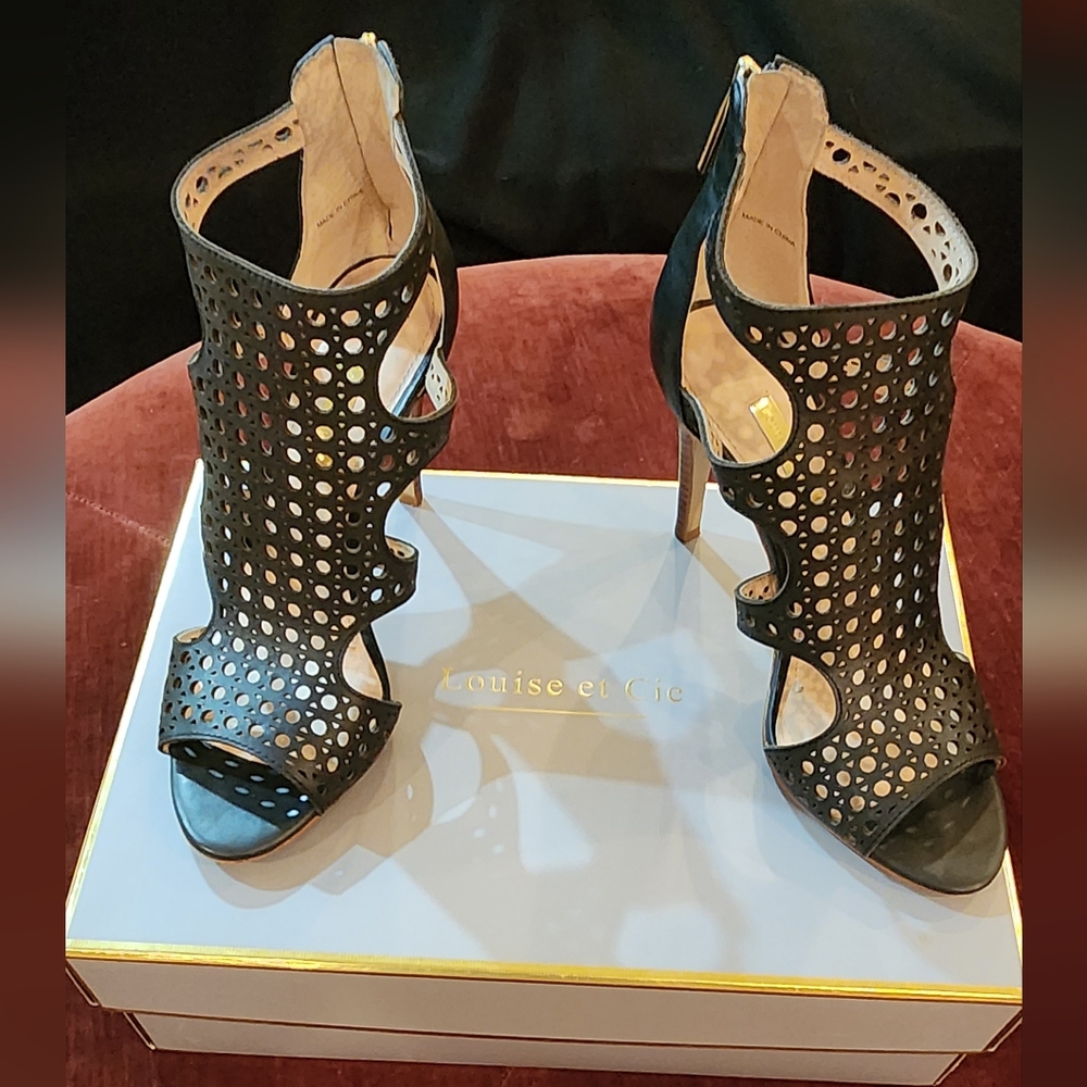 Louise et Cie Winnie 2 Black Perforated Leather Pump